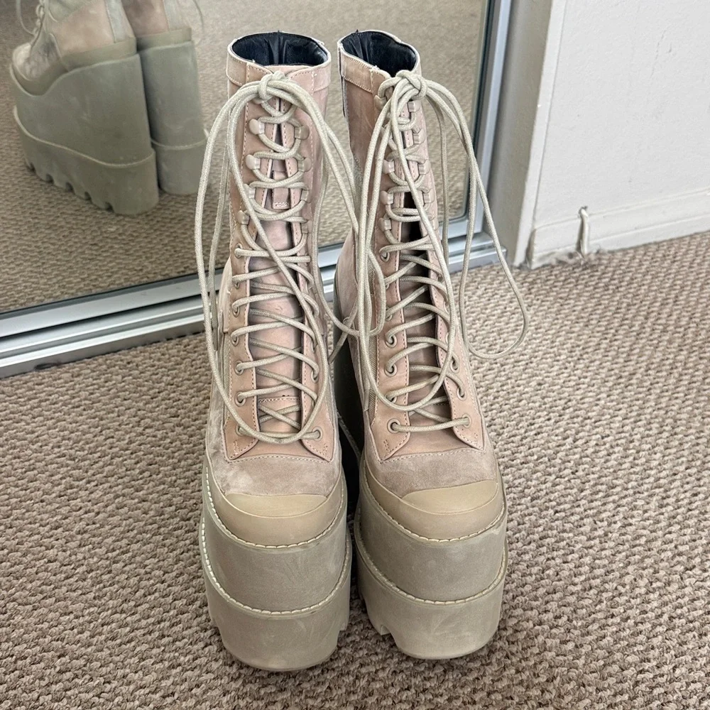 Darker Wavs Double Stack Platform Field Girl Traitor Boots Size 7 - Picture 2 of 10